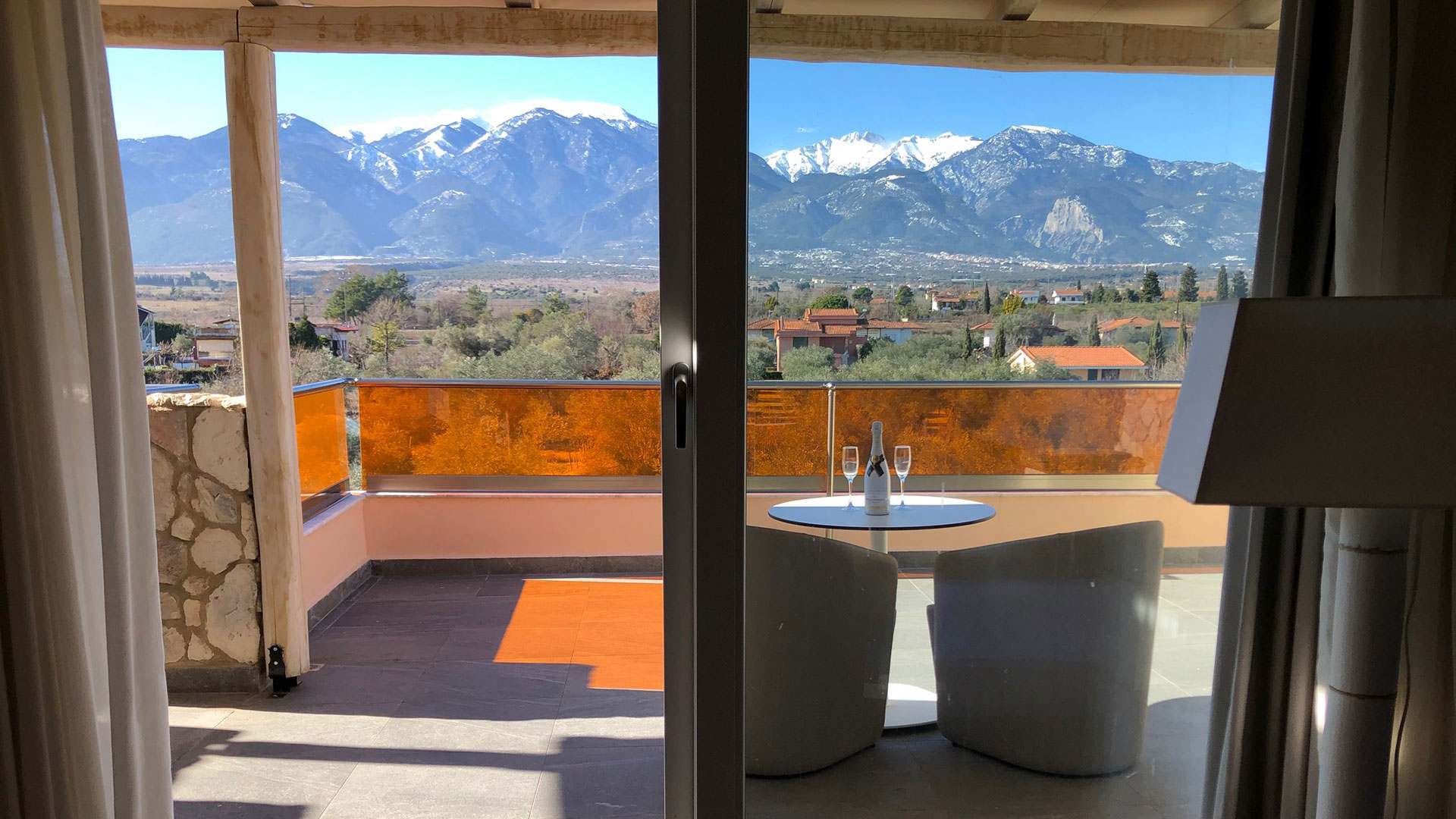 Executive Olympus Suite with 2 Hot Tubs