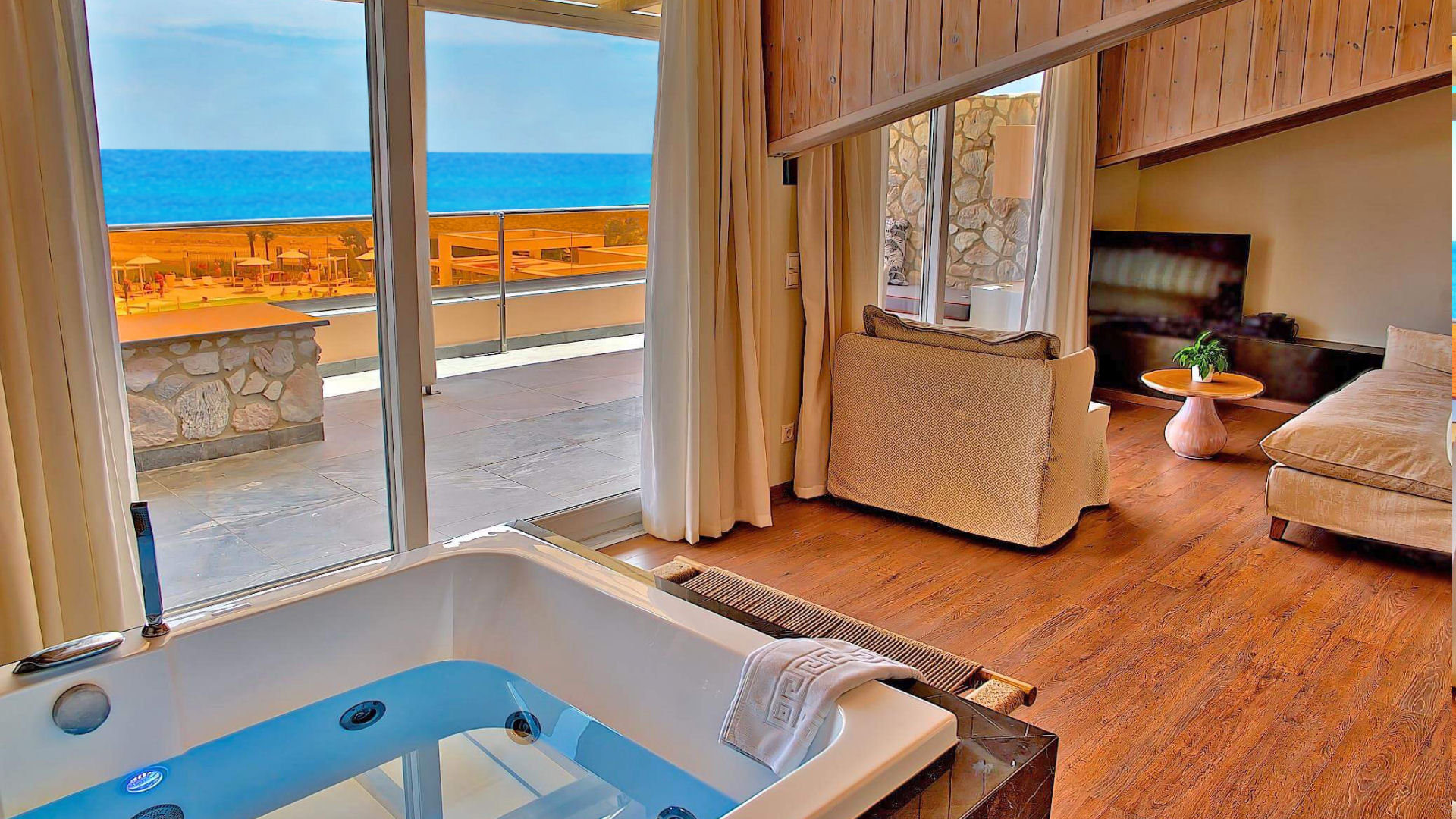 Deluxe Room with Sea View