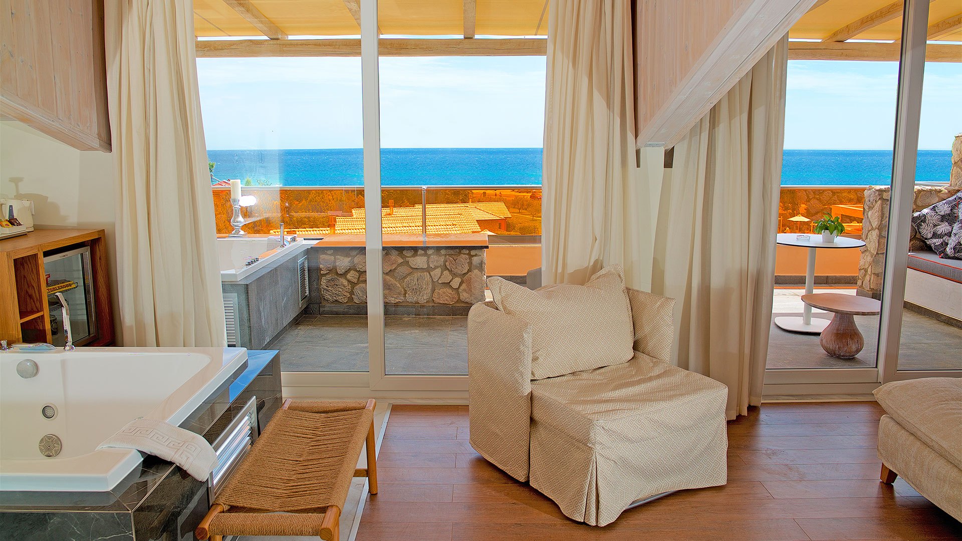 Deluxe Room with Sea View