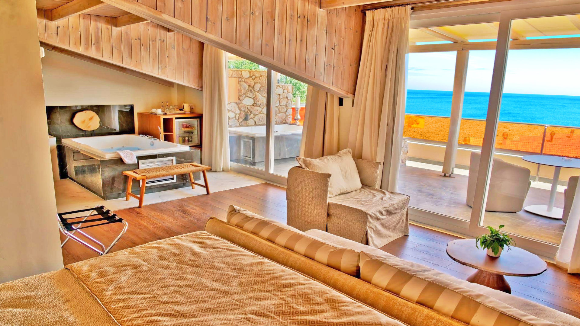 Deluxe Room with Sea View